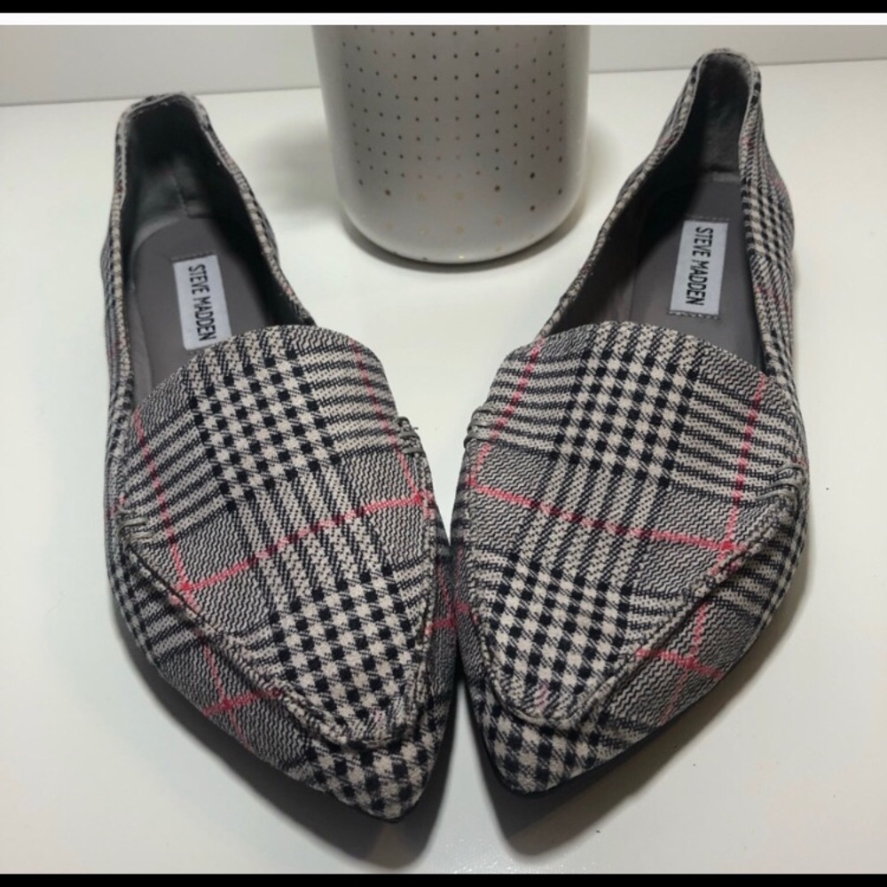 Steve Madden pleaded pointed flats/loafers